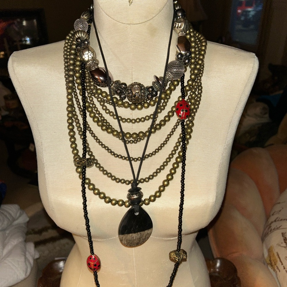 Vintage Quartet Mix of Necklaces mid century Style 🤓